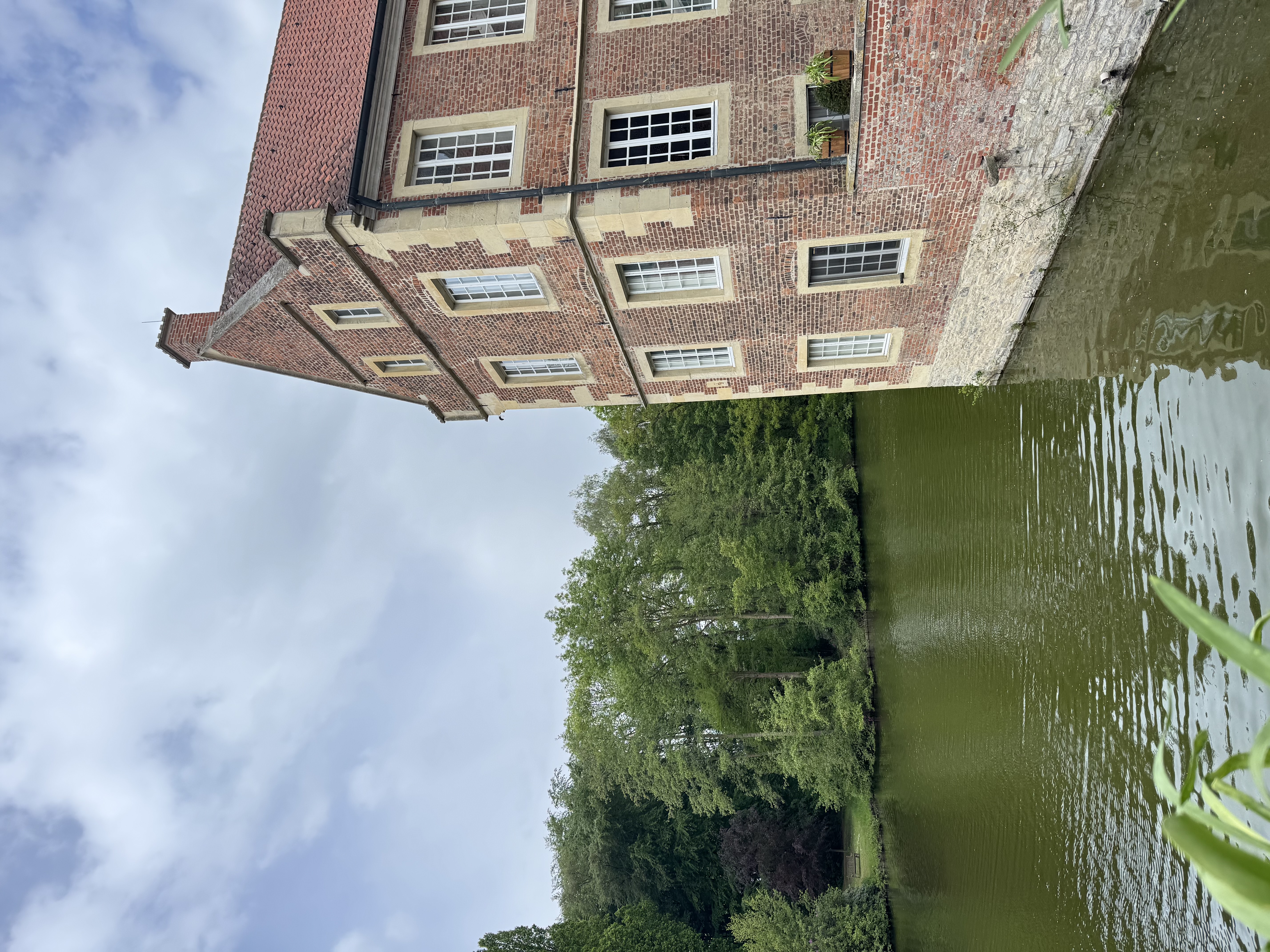 Wassergraben an der Burg Hülshoff