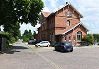 Der alte Bahnhof Reken - Seitenansicht des Klinkergebäudes