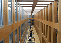 Die Diözesanbibliothek in Münster: Blick von oben in den Lesesaal