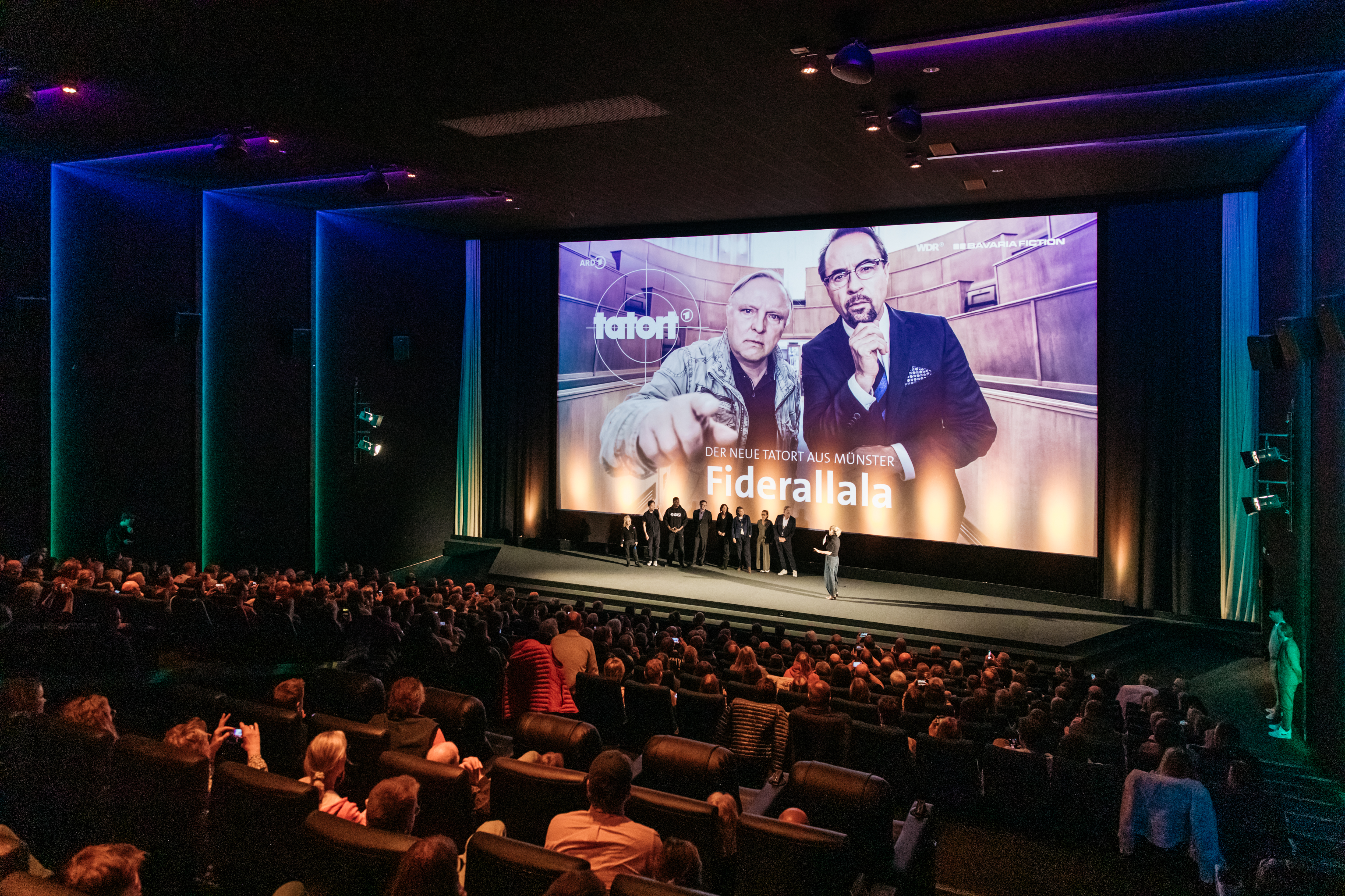 ca. 1500 Zuschauerinnen und Zuschauer besuchten die Premiere in 5 Sälen