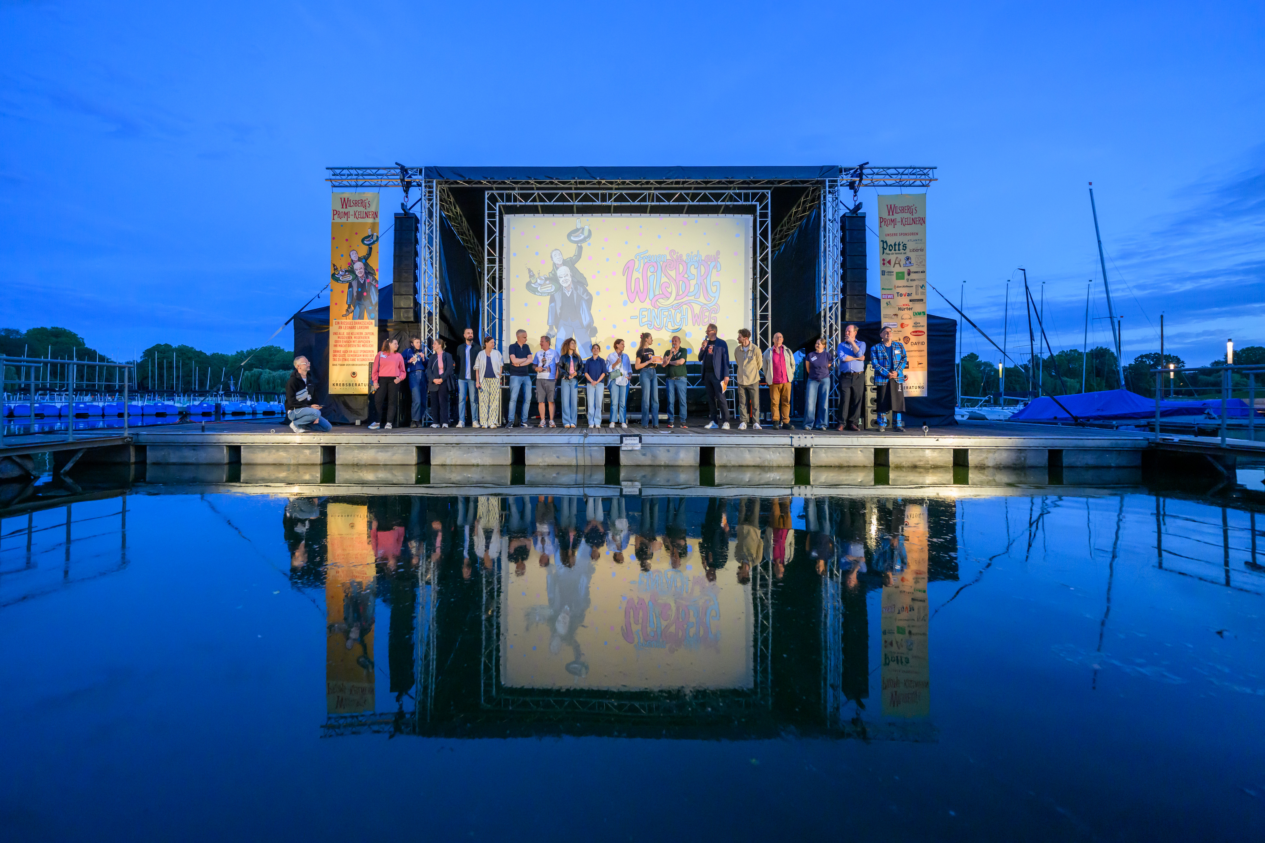 Die Seebühne mit Wilsberg-Team bei der Filmvorstellung