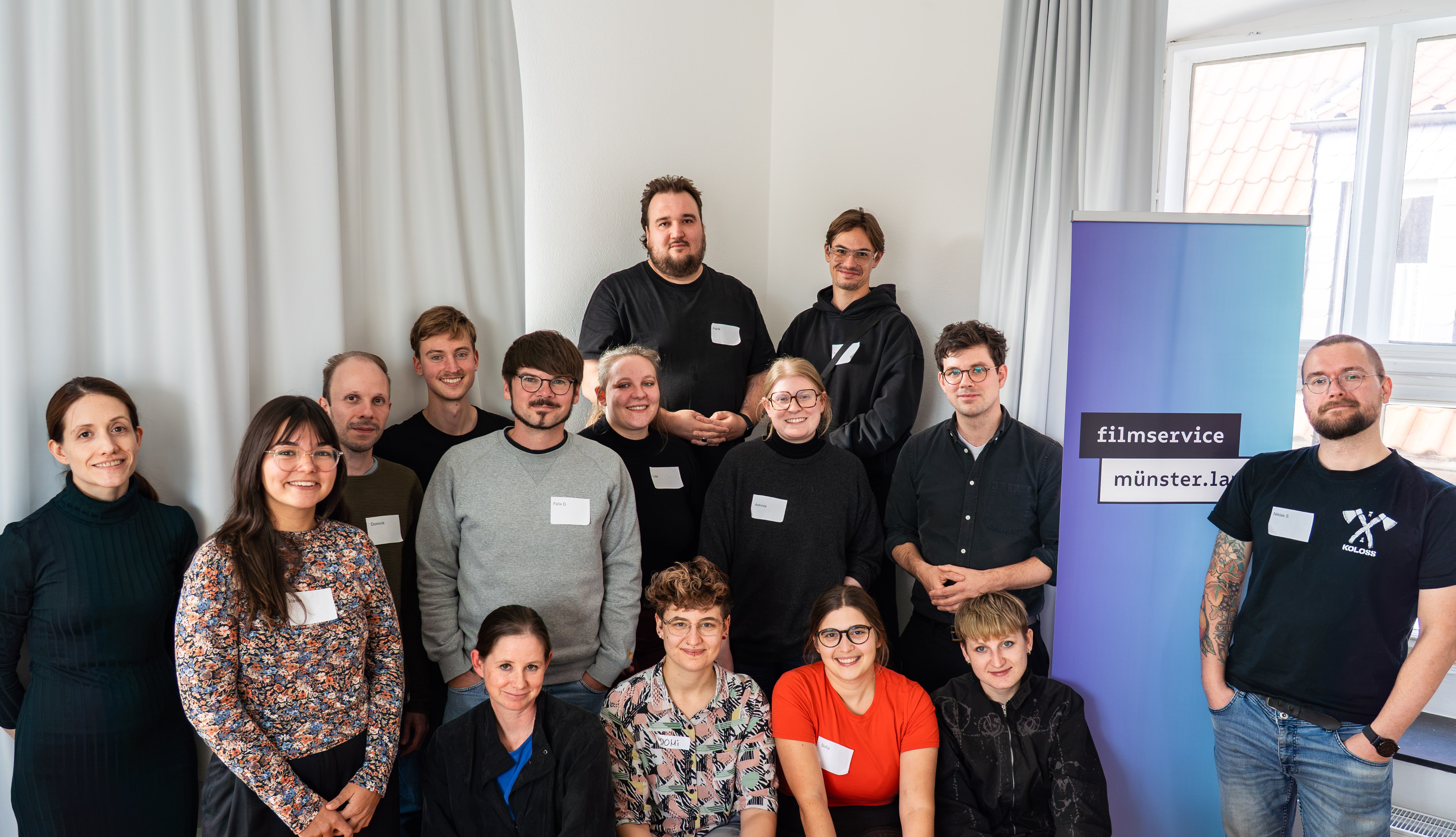 Gruppenbild: 15 Teilnehmende aus Film und Literatur kamen im Stadthausturm in Münster für den zweitägigen Workshop zusammen