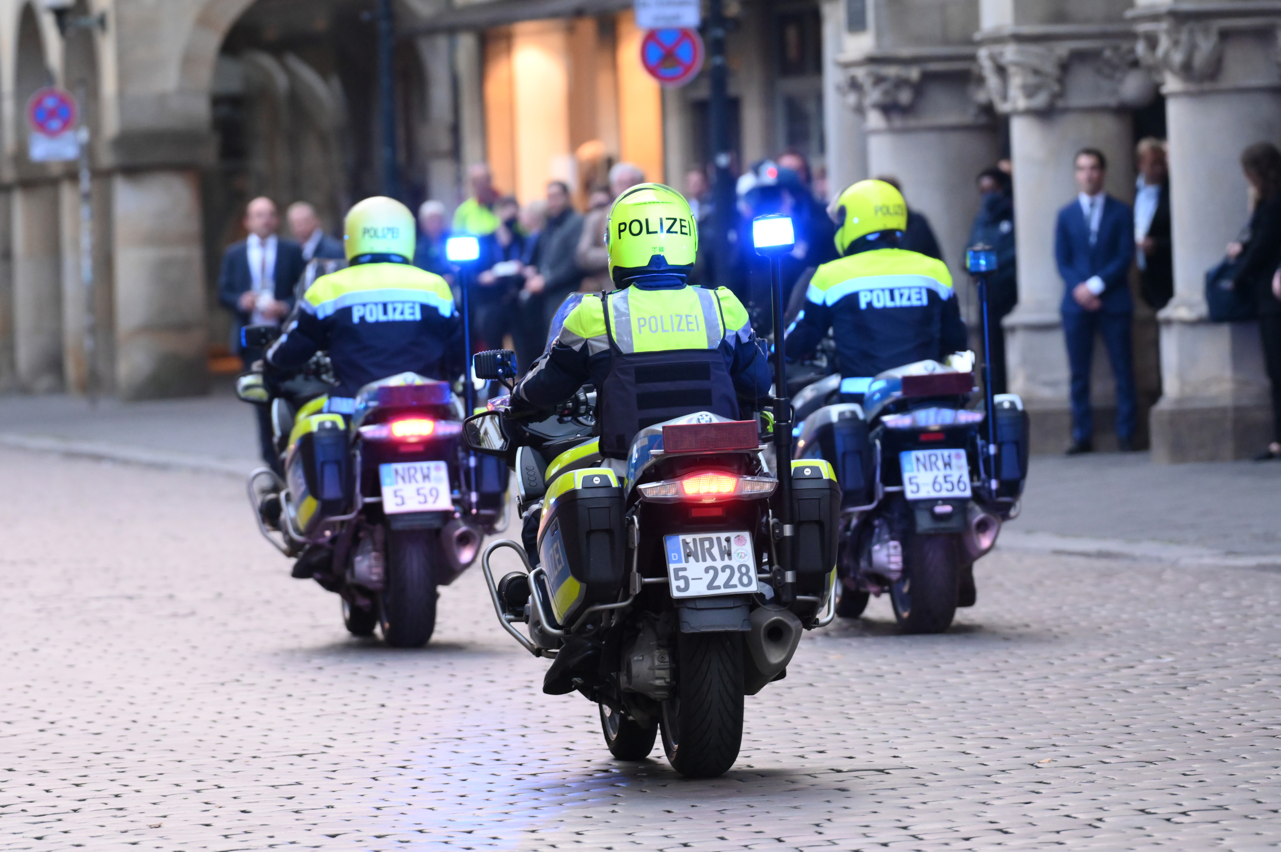 Motorräder der Polizei auf dem Prinzipalmarkt