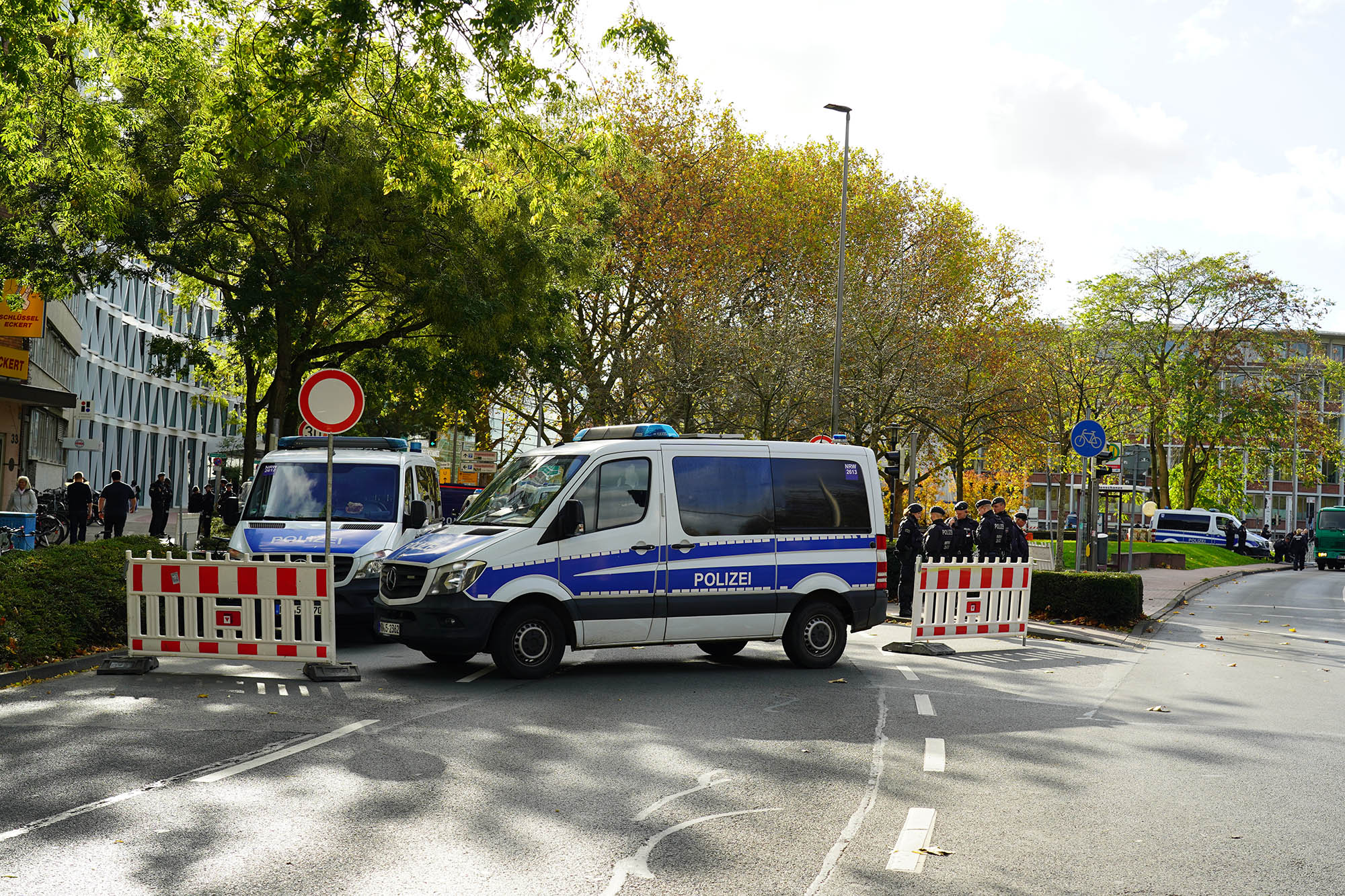 Absperrungen der Polizei im Bereich des Atlantic-Hotels 