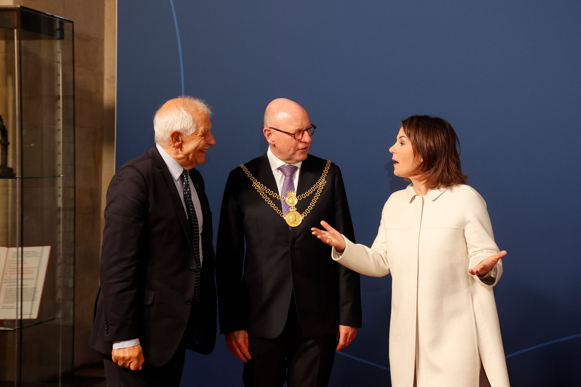 Oberbürgermeister Markus Lewe (M.) begrüßte unter anderem die deutsche Außenministerin und Gastgeberin Annalena Baerbock sowie Josep Borrell, den Außenbeauftragten der Europäischen Union, im historischen Rathaus. 