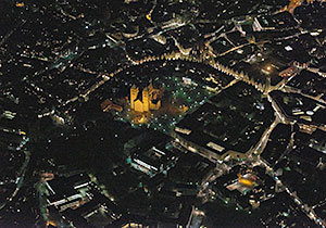 Blick auf die Altstadt bei Nacht