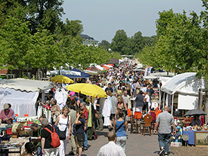 Flohmarkt auf der Promenade