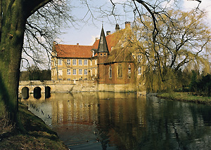 Wasserburg Hülshoff an der "100-Schlösser-Route"