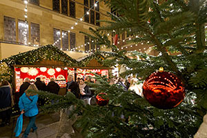 Weihnachtsmarkt rund um das Rathaus