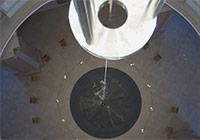 Blick auf das Kunstwerk in der Dominikanerkirche Foto