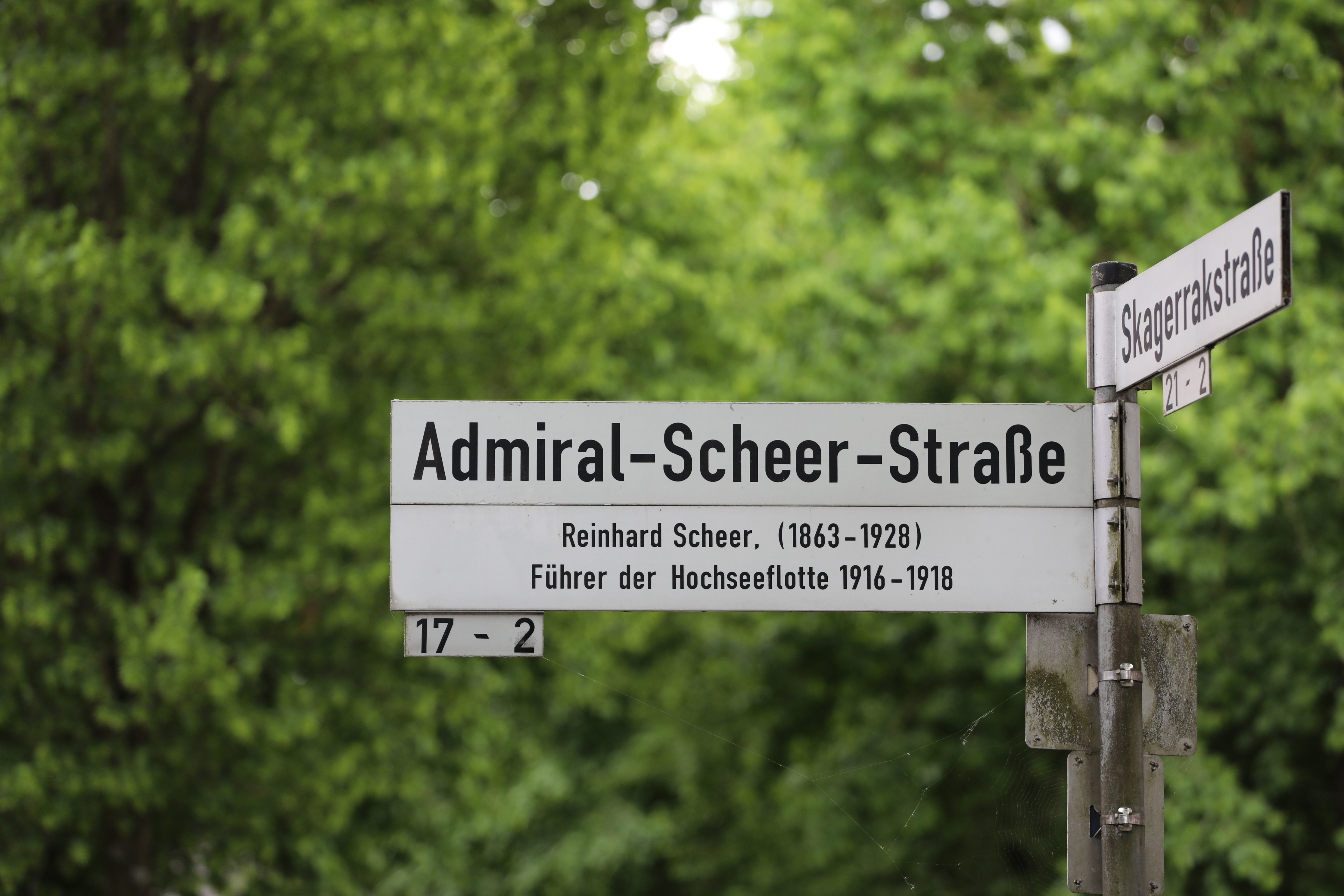 Straßenschild der Admiral-Scheer-Straße in Münster