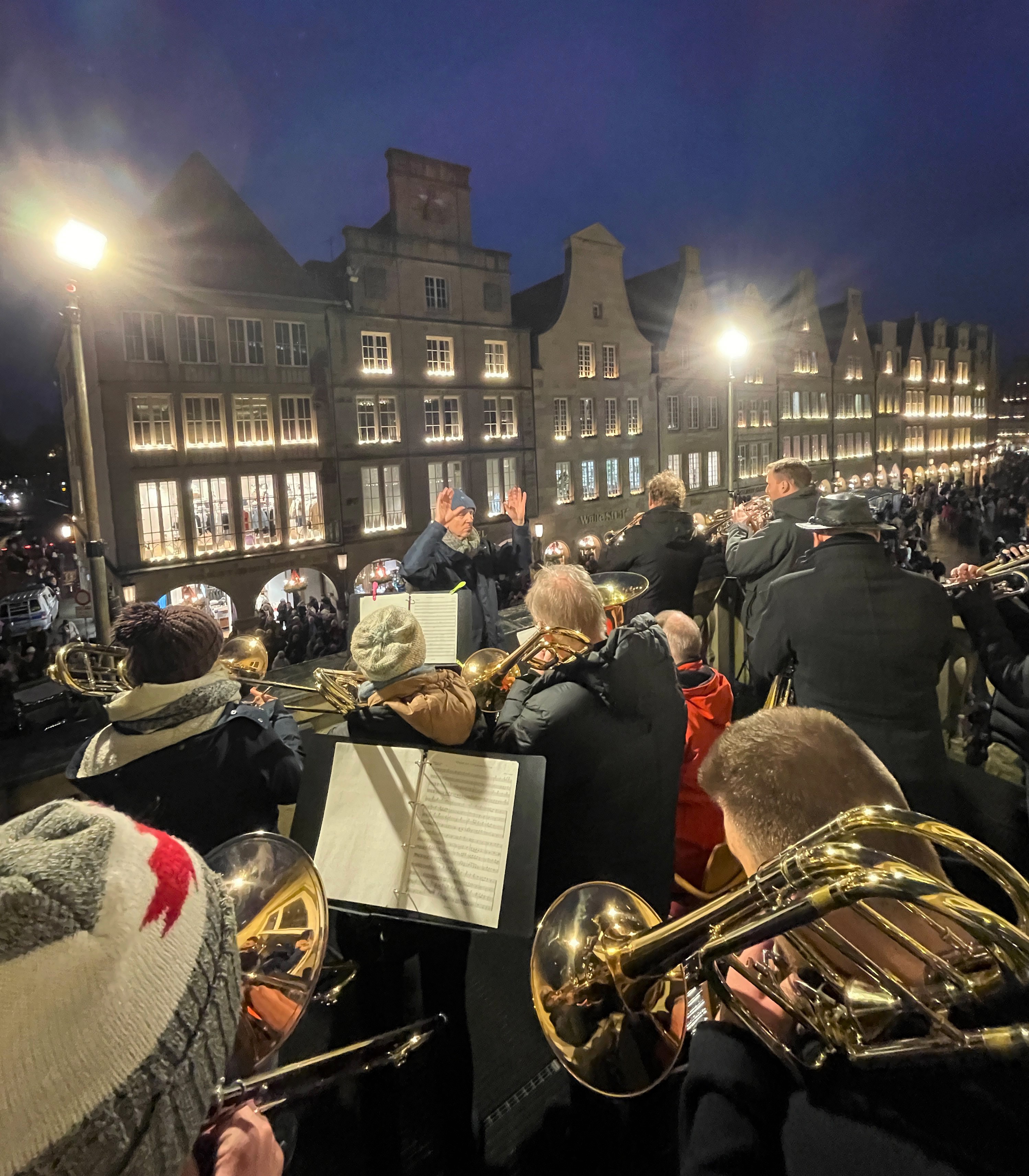 Musiker auf dem Sentenzbogen