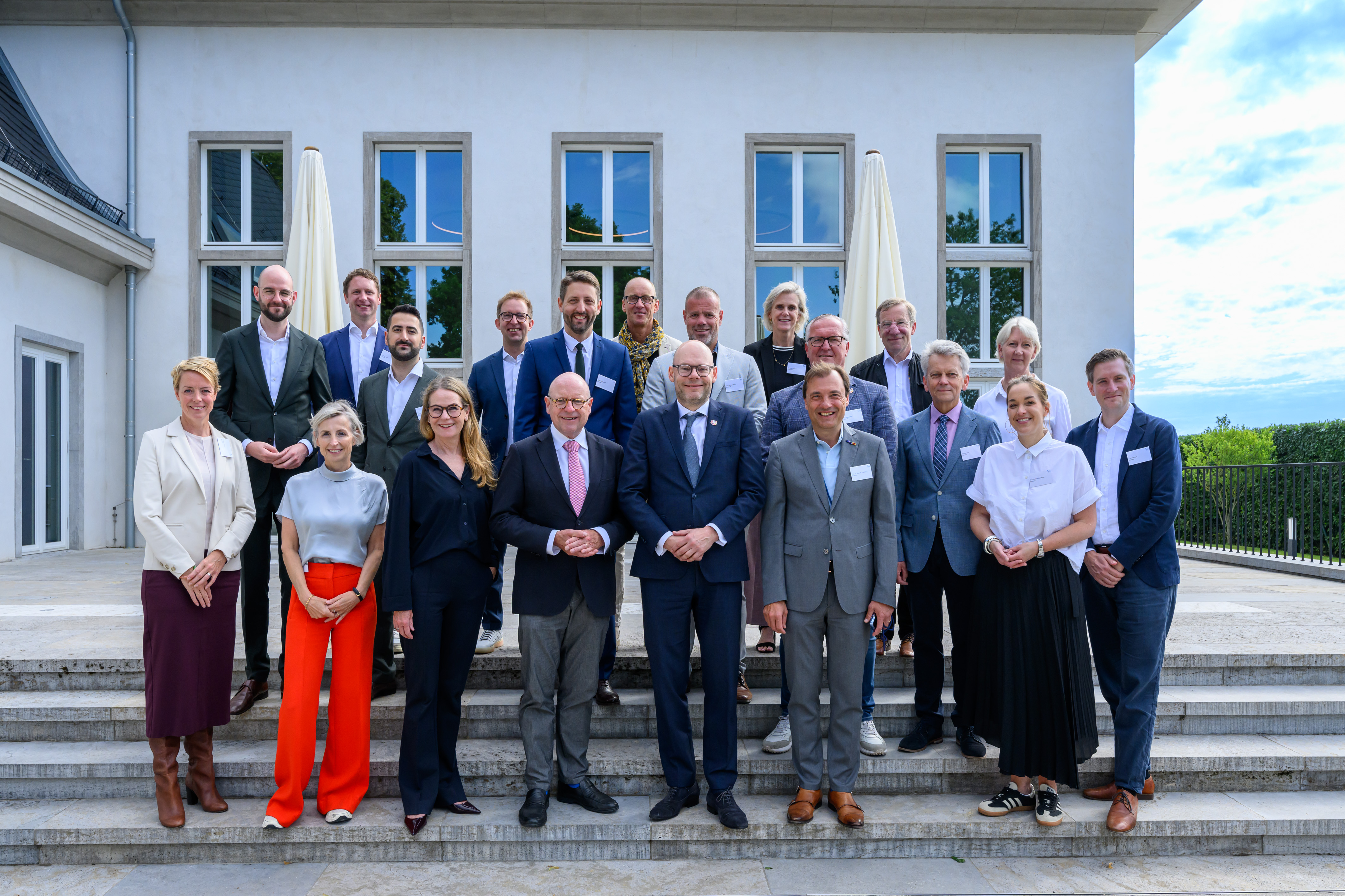 Gruppenfoto mit Oberbürgermeister Lewe und Verwaötungsvorständen Münsters und Enschedes