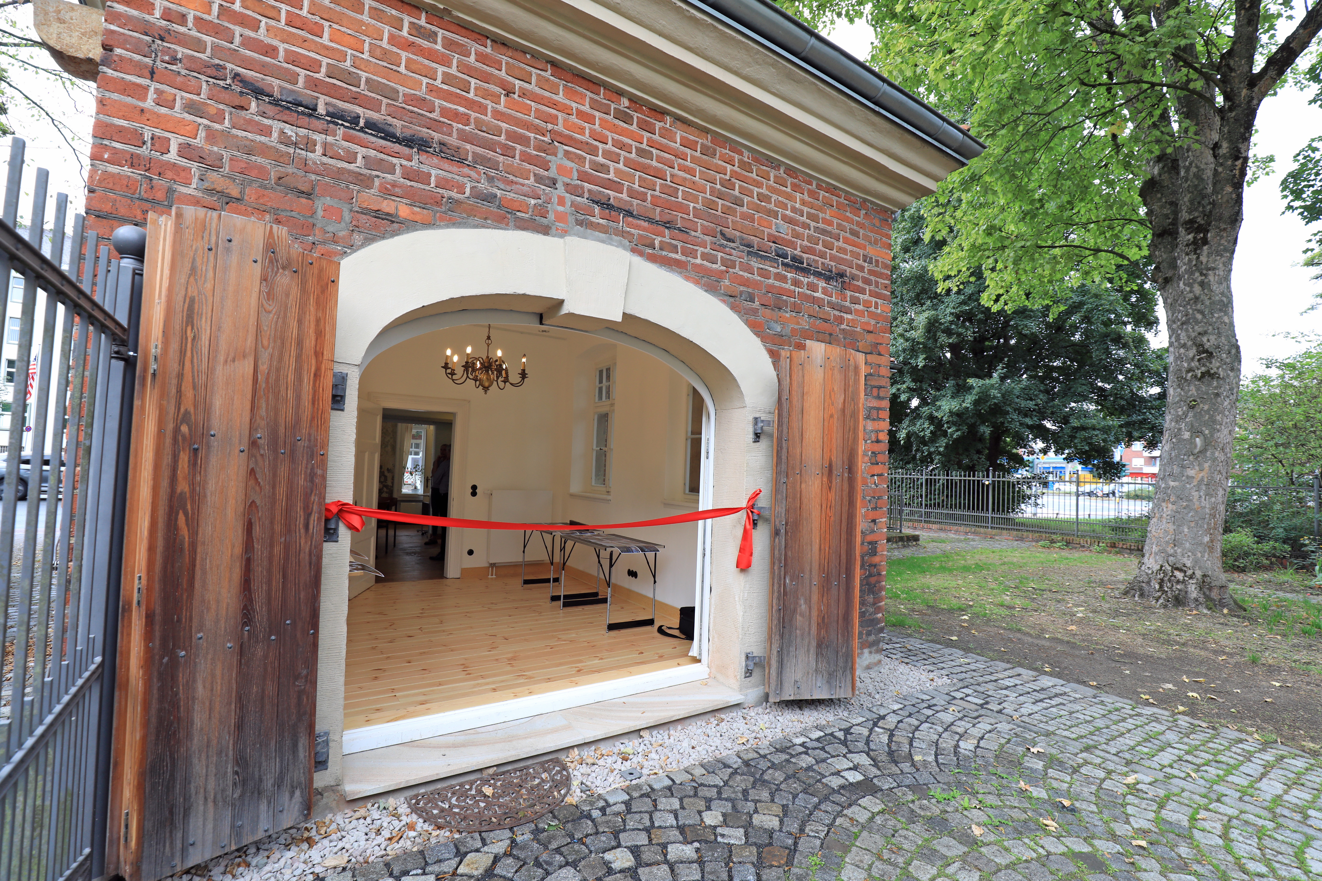 Das sanierte Torhaus.