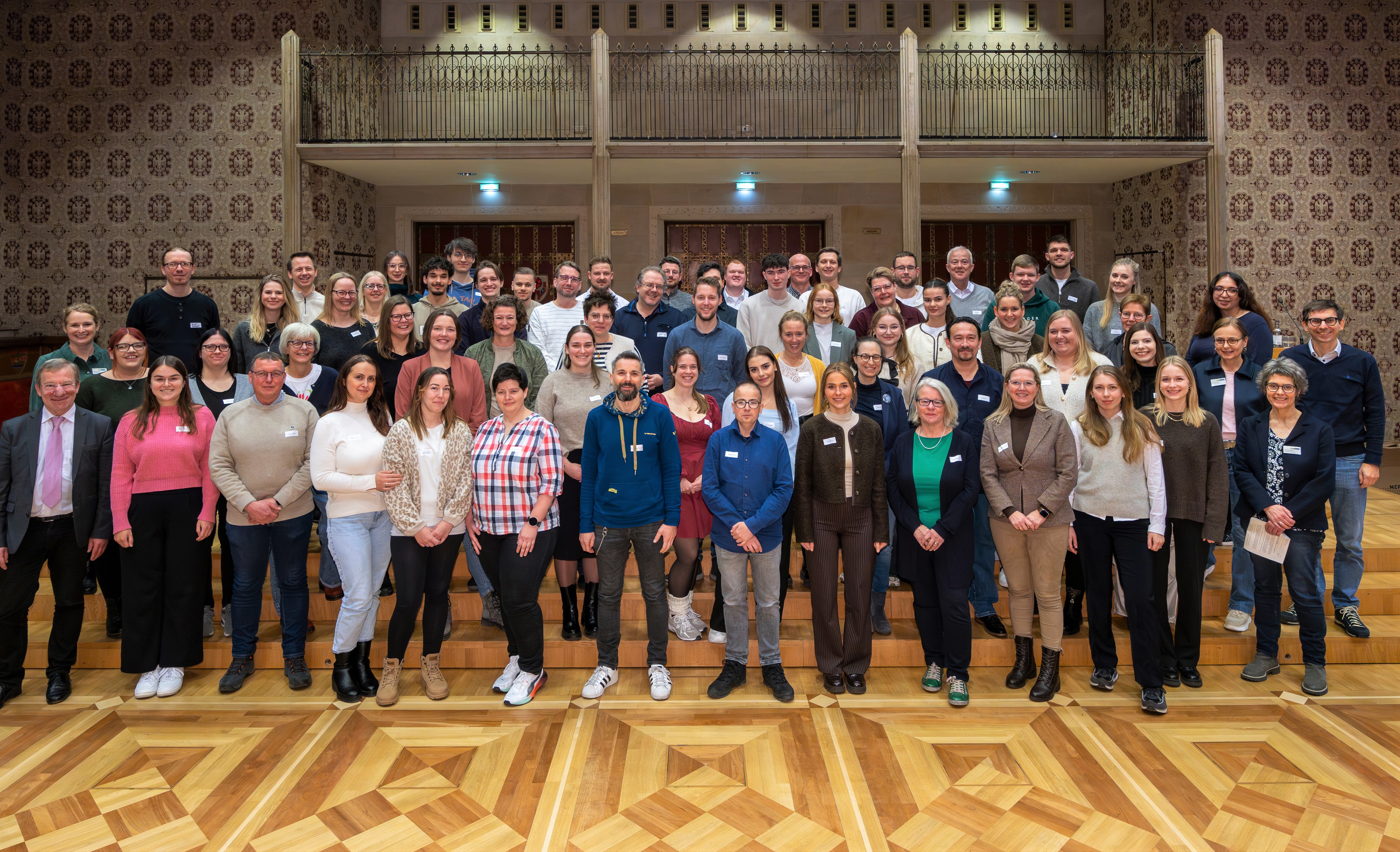 Absolventinnen und Absolventen im Rathausfestsaal