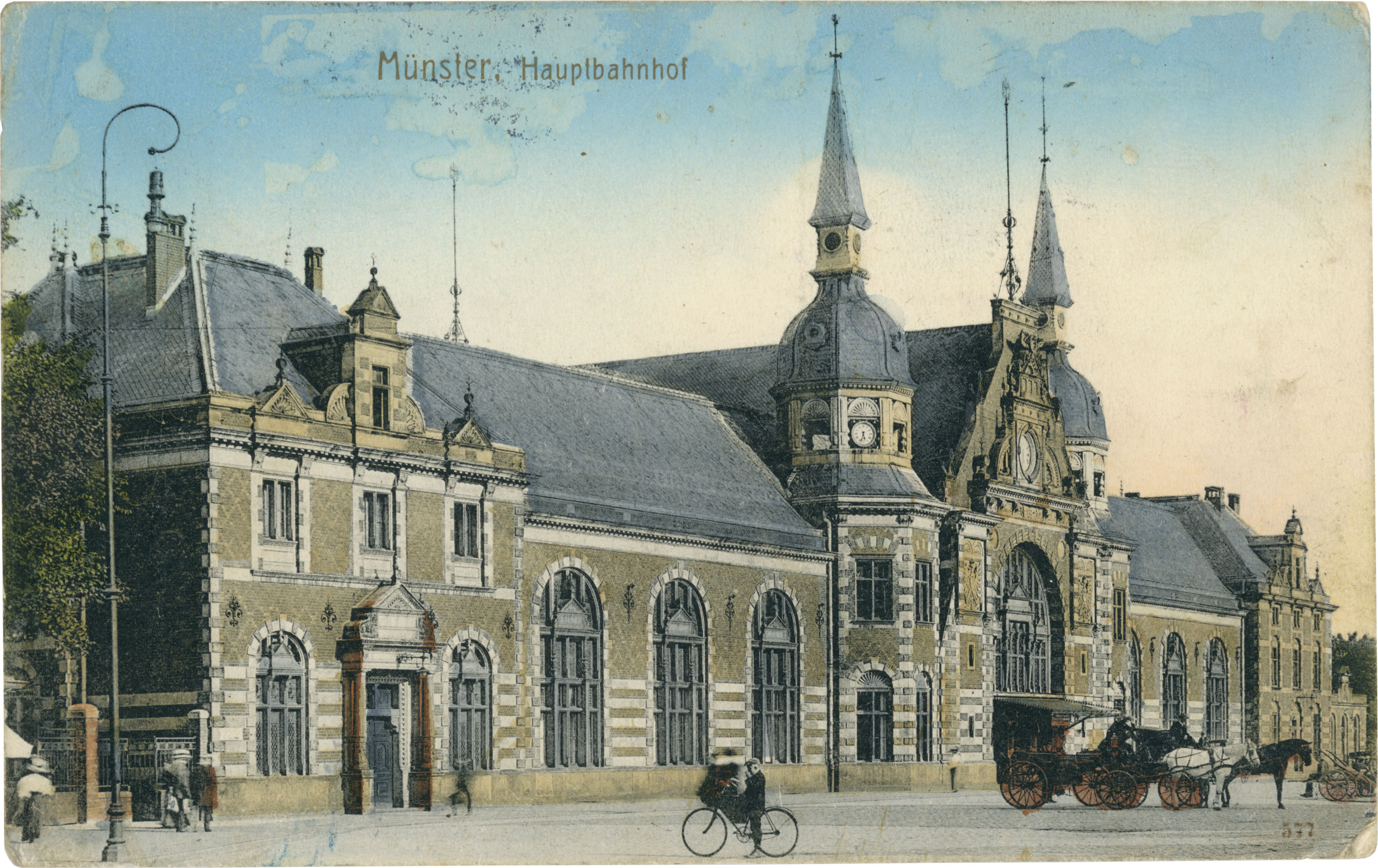 Postkarte mit einer Abbildung des 1890 fertiggestellten Bahnhofsgebäudes in Münster.