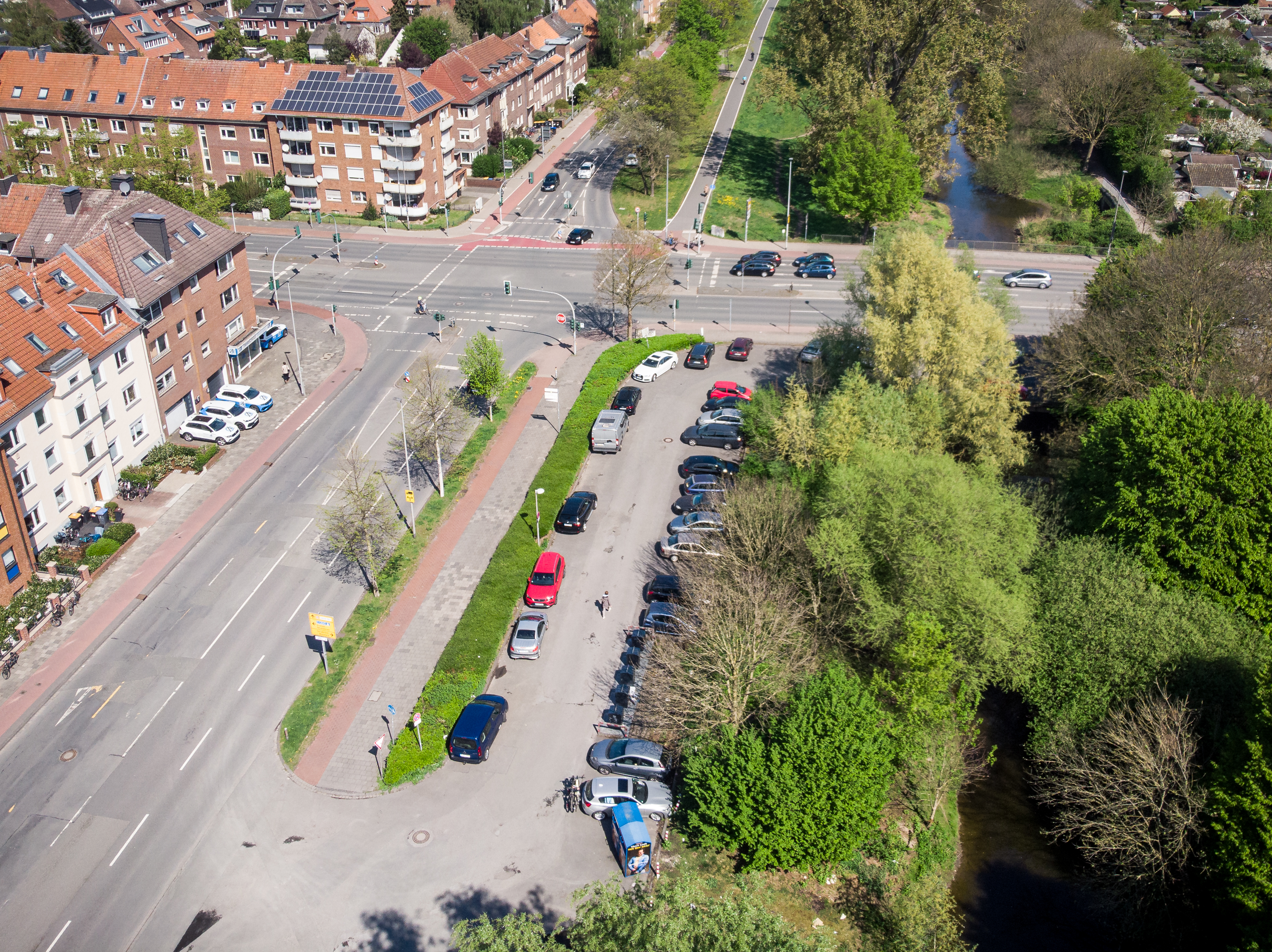 Blick von oben auf die Parkfläche Kanalstraße/Lublinring