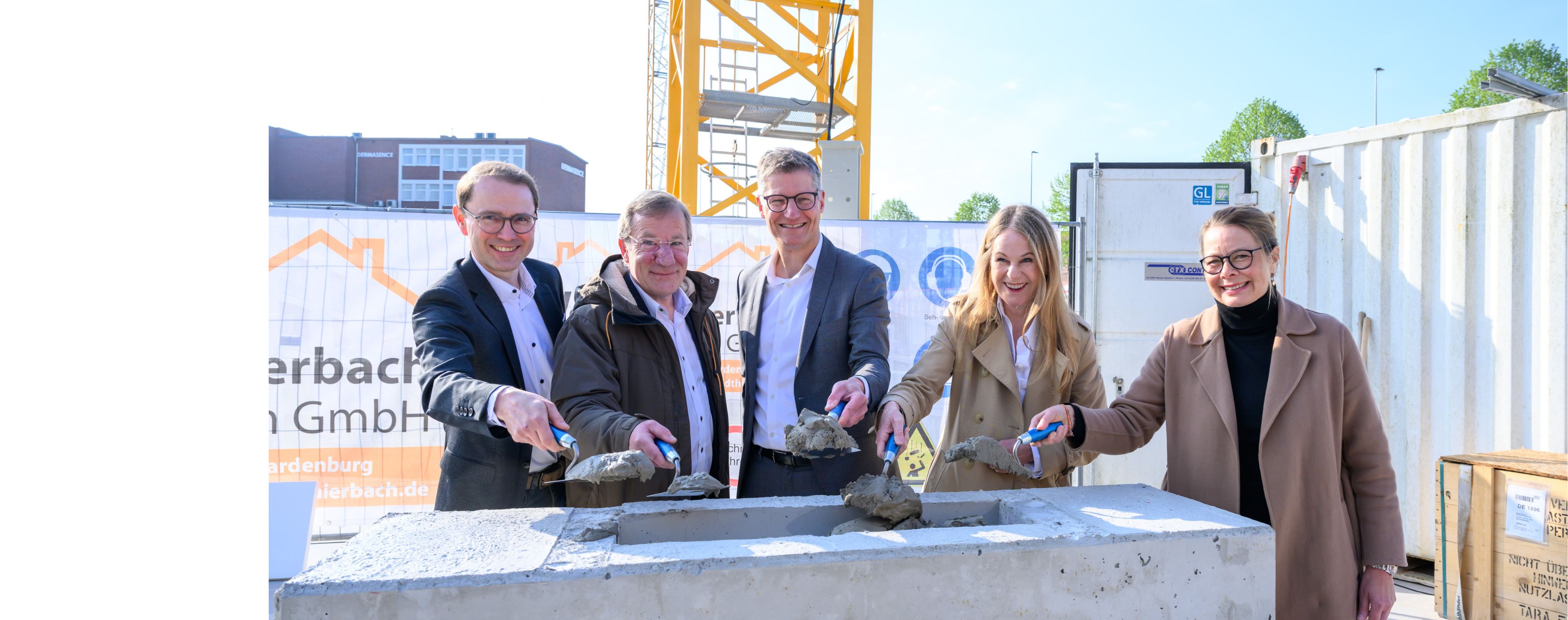 Gruppenfoto von Grundsteinlegung
