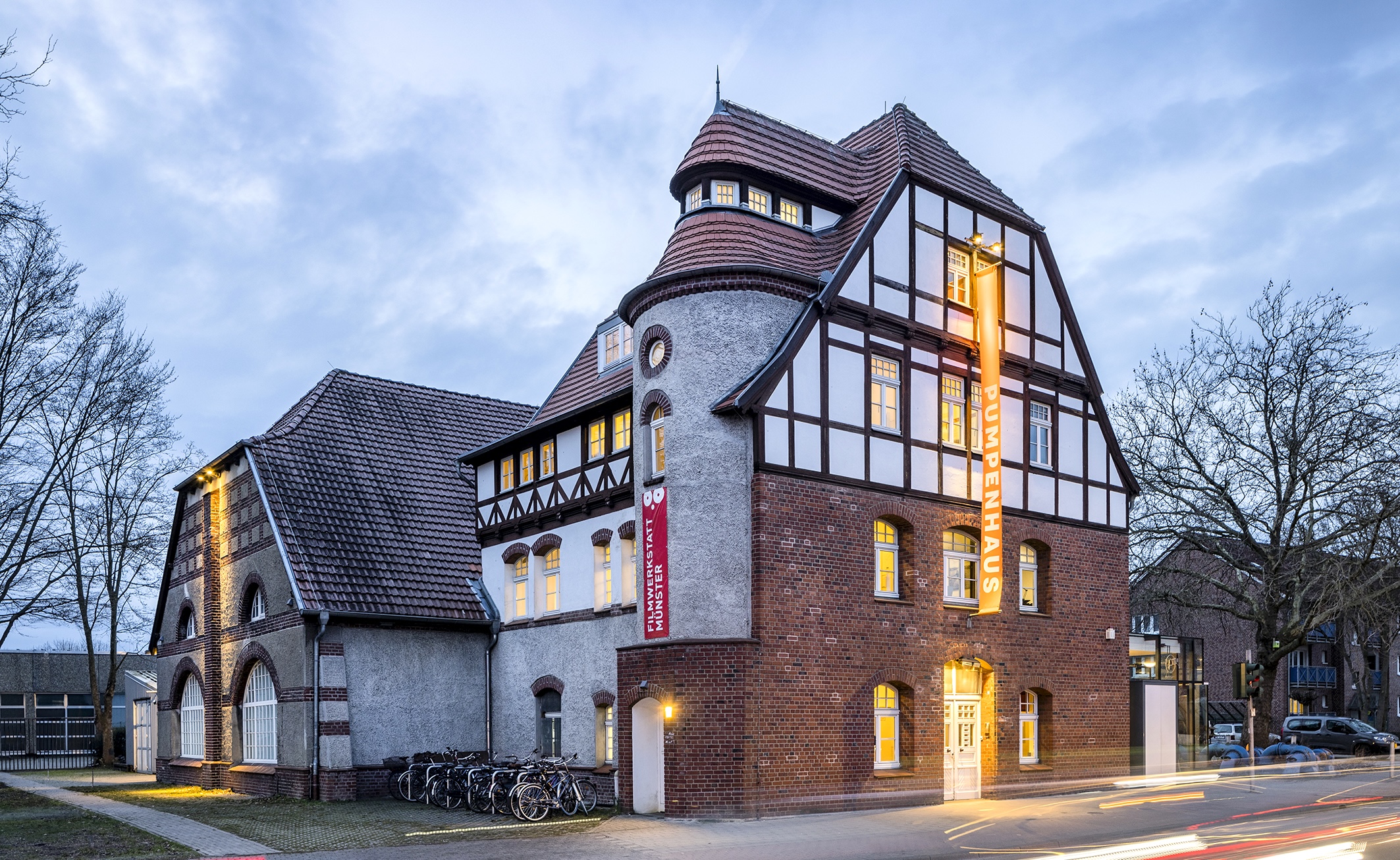 Außenansicht vom Theater im Pumpenhaus