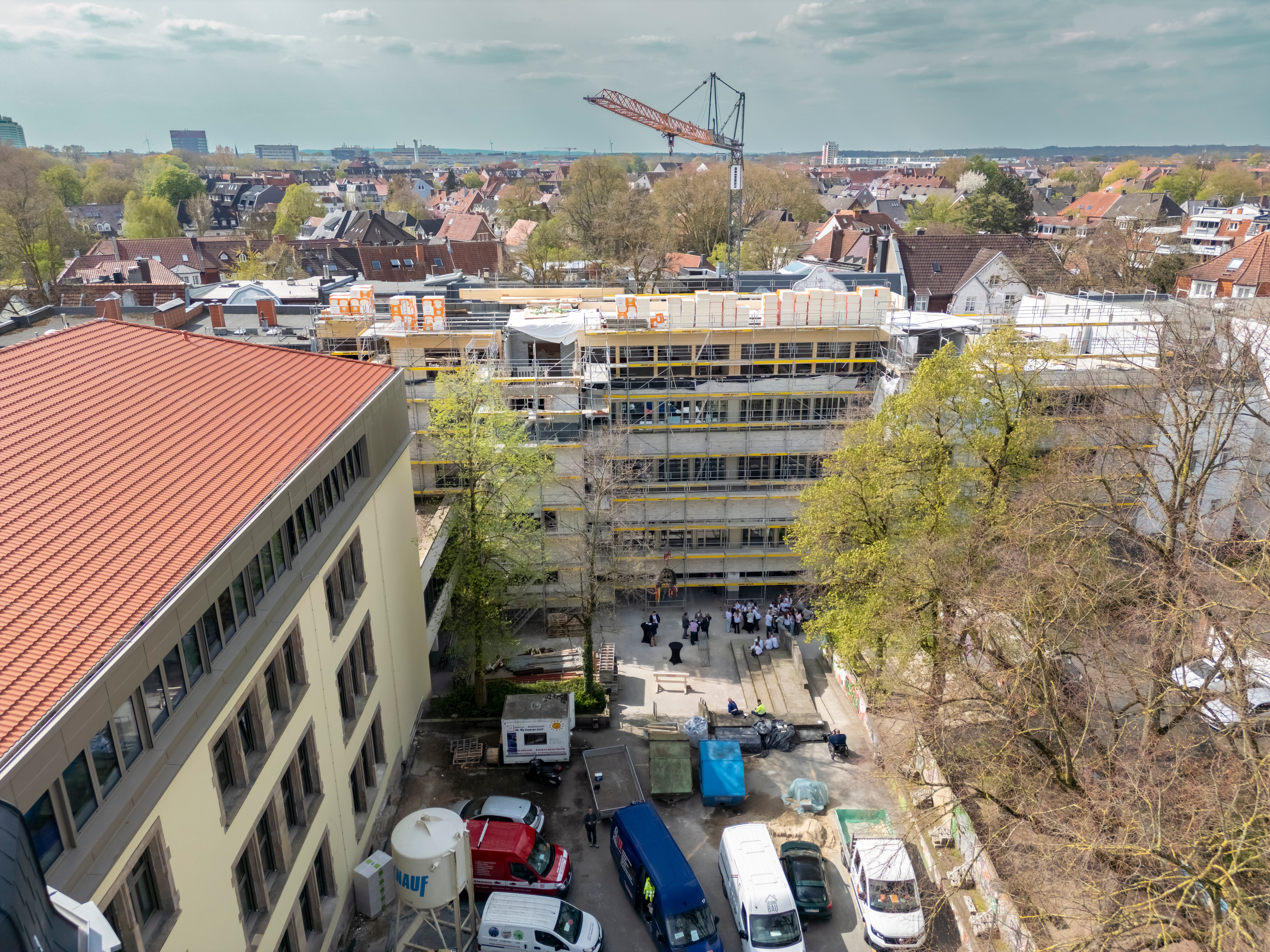 Drohnenaufnahme vom Schulgebäude des Schillergymnasiums