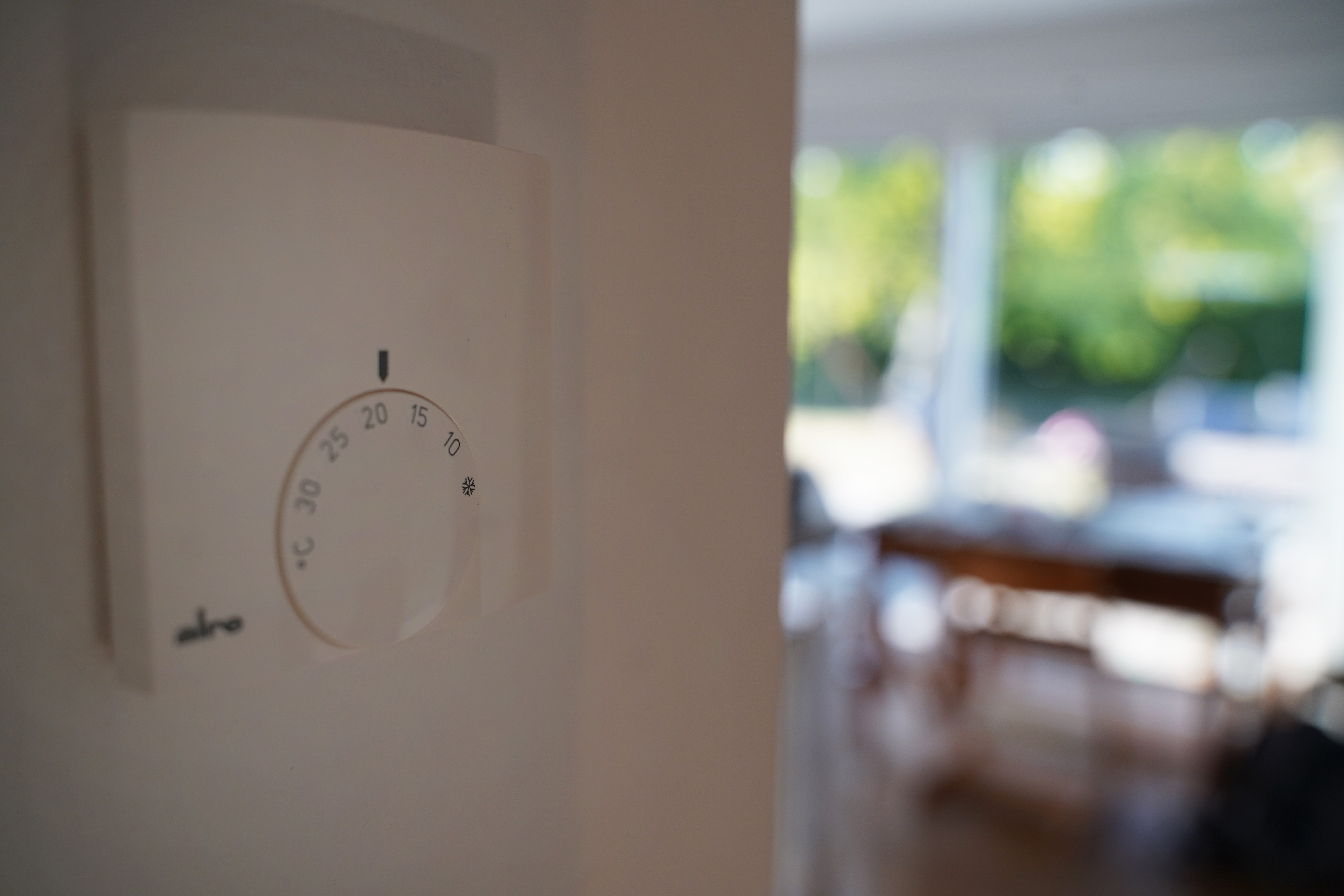 Thermostat im Wohnraum