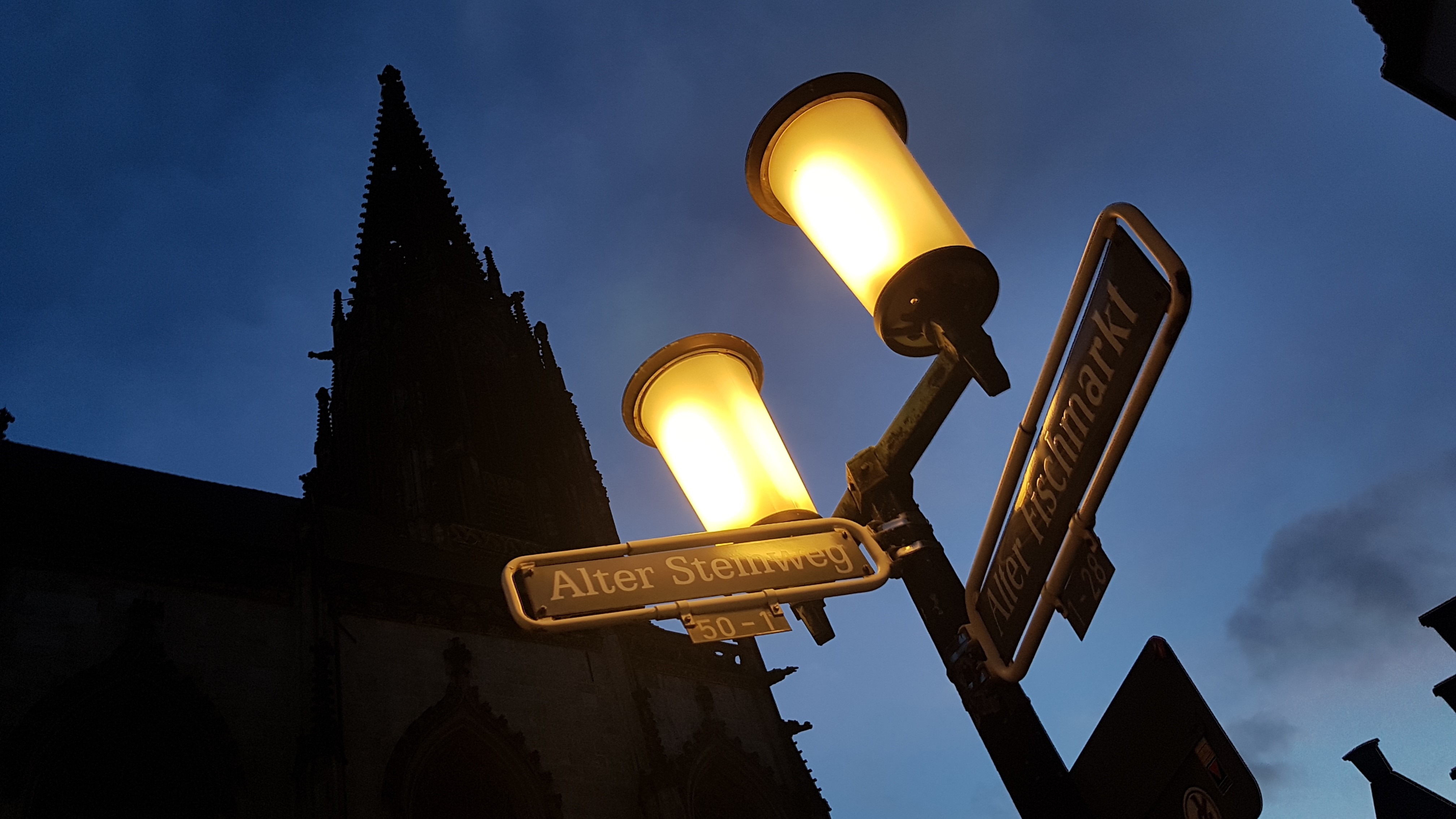 Straßennamenschild an der Ecke Alter Steinweg/Alter Fischmarkt