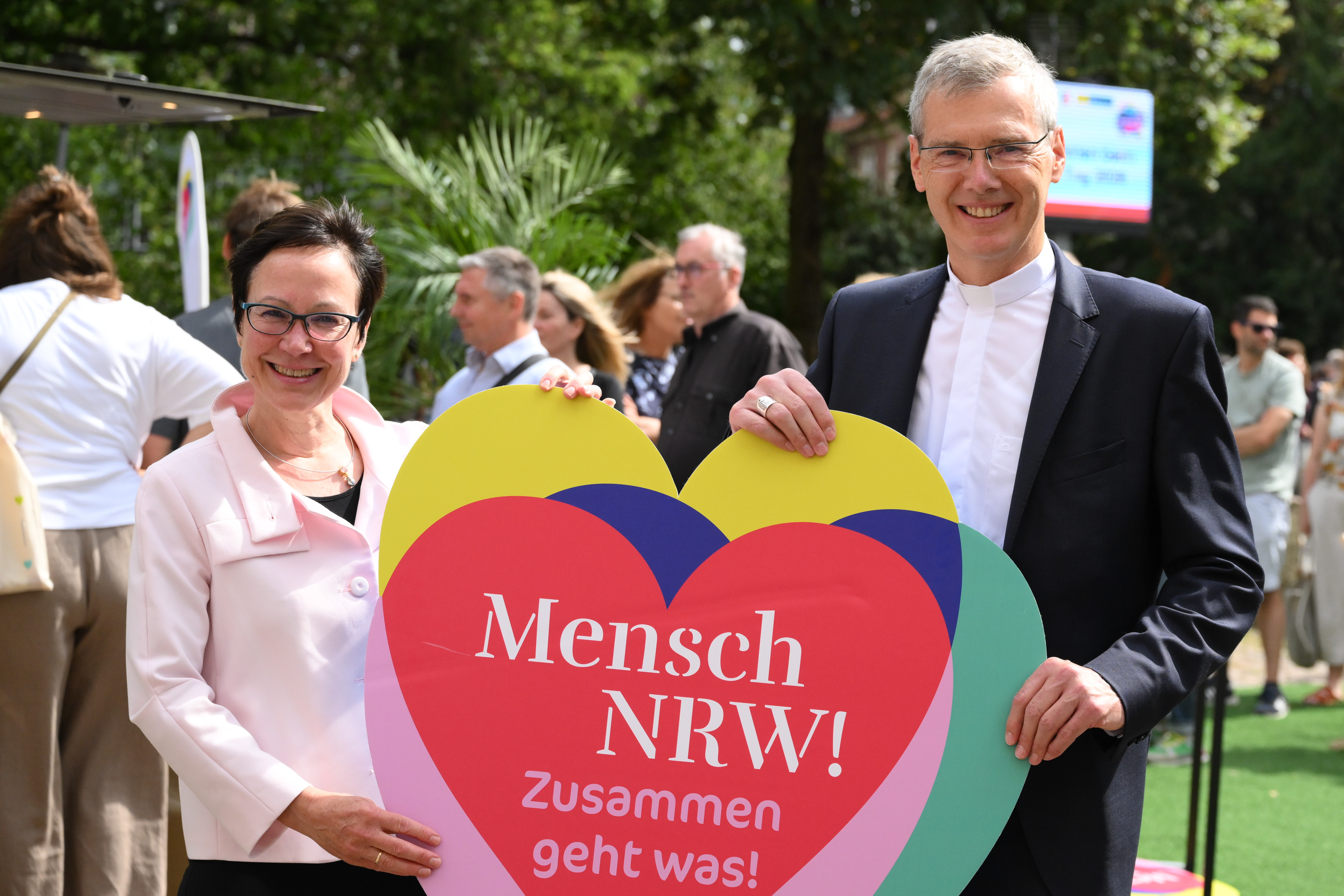 Dr. Adelheid Ruck-Schröder , Präses der Evangelischen Kirche von Westfalen und Bischof Dr. Heiner Wilmer SCJ, Bischof von Münster 