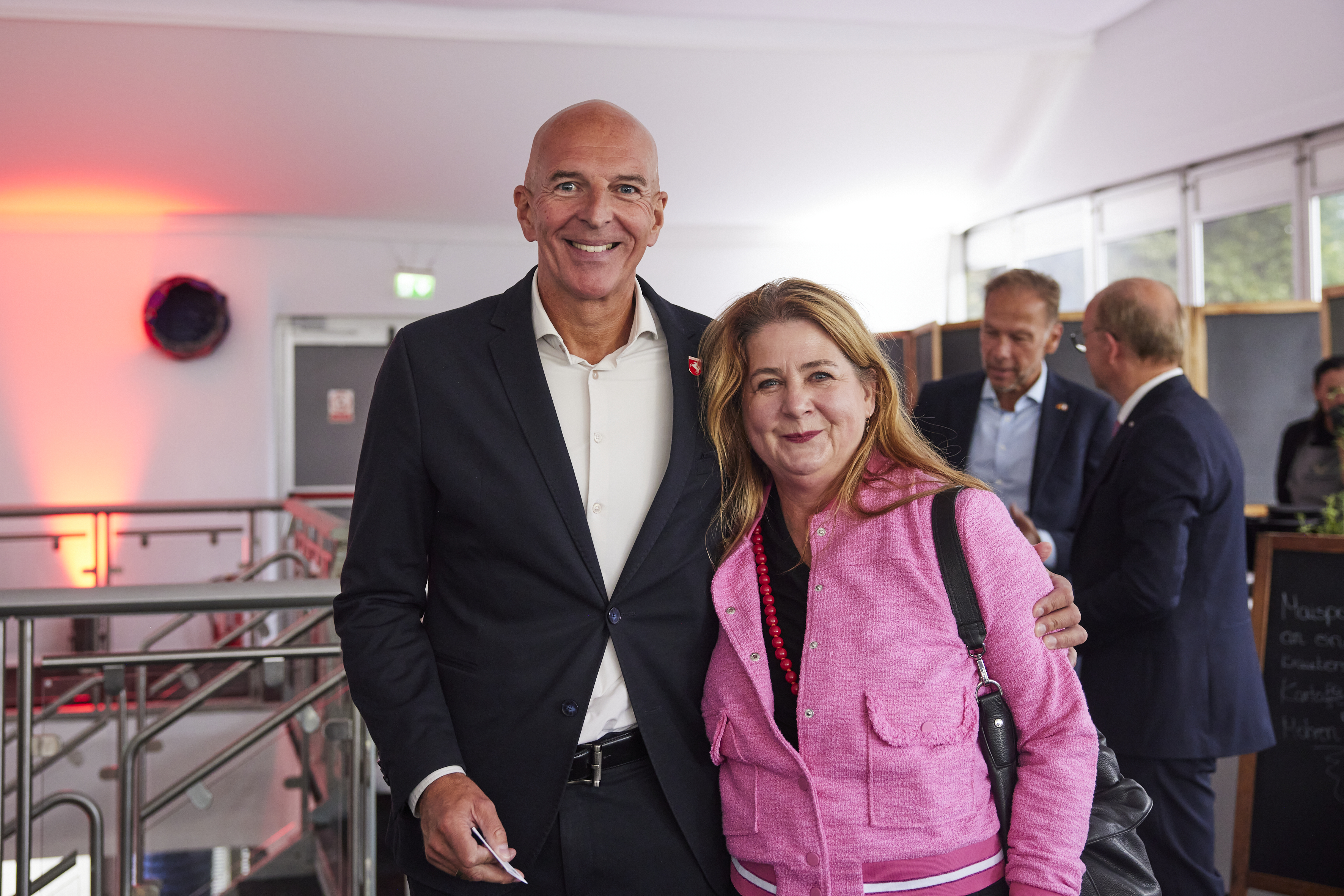 Dr. Georg Lunemann, Direktor des Landschaftsverbandes Westfalen-Lippe mit Ehefrau Claudia Miklis, Pressesprecherin LWL-Museum für Kunst und Kultur