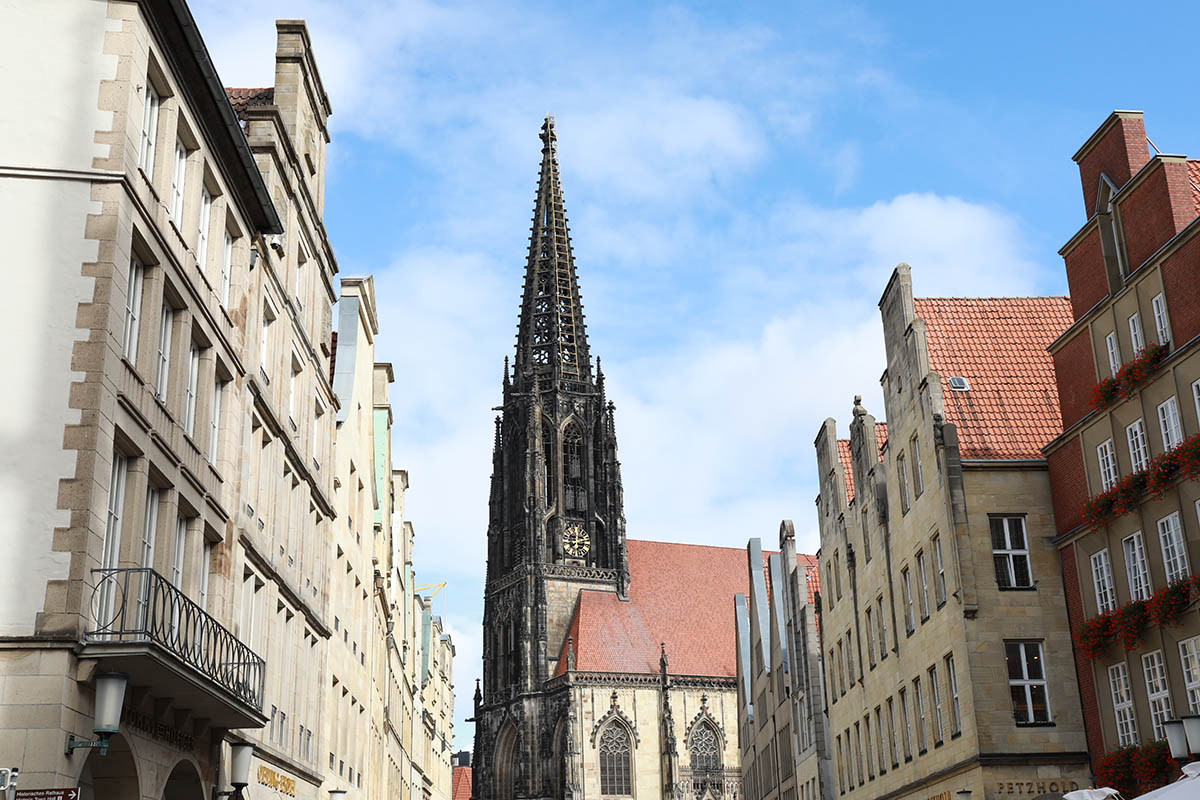 Blick vom Prinzipalmarkt auf die Lambertikirche