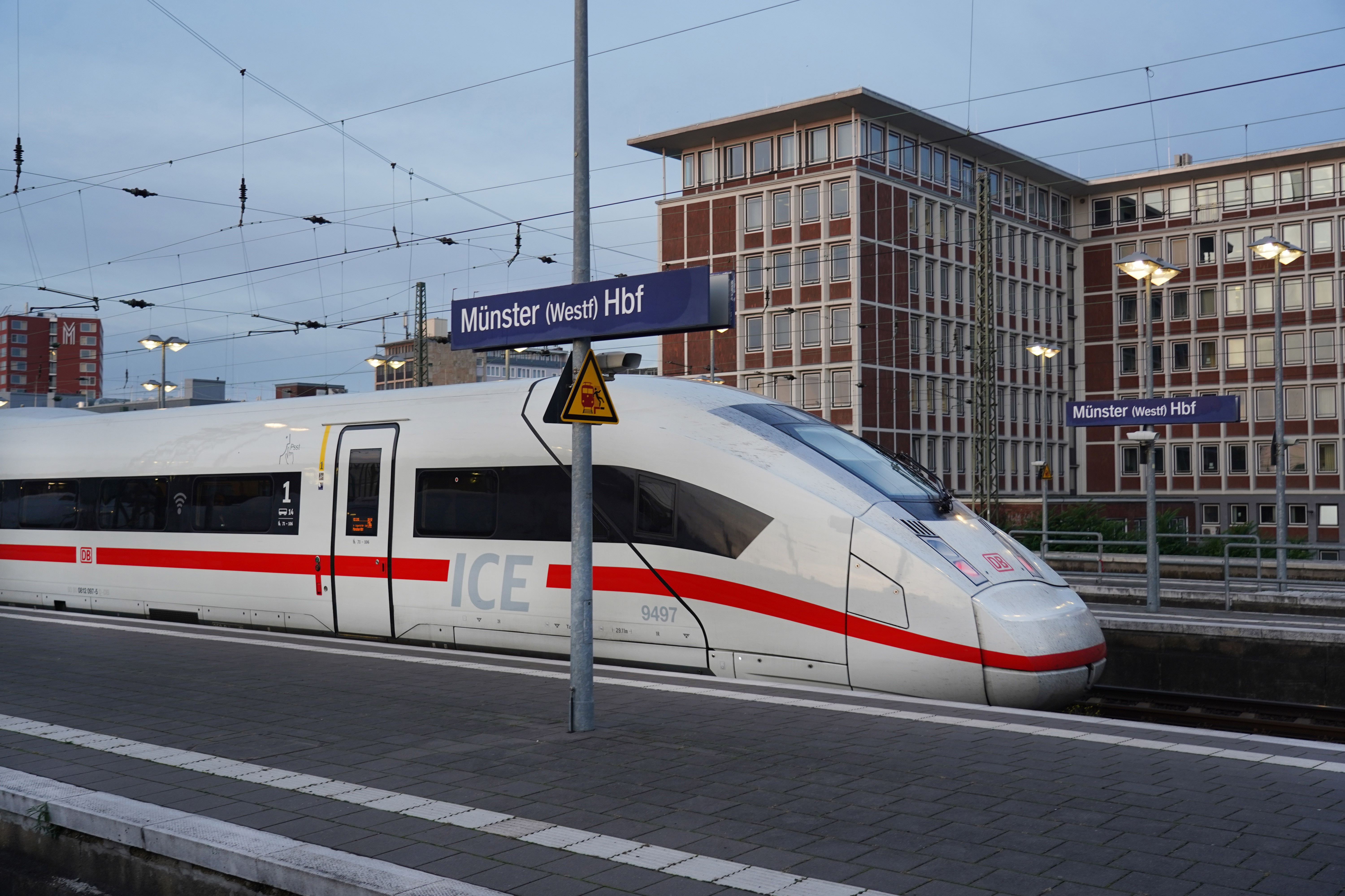 ICE am Hauptbahnhof Münster