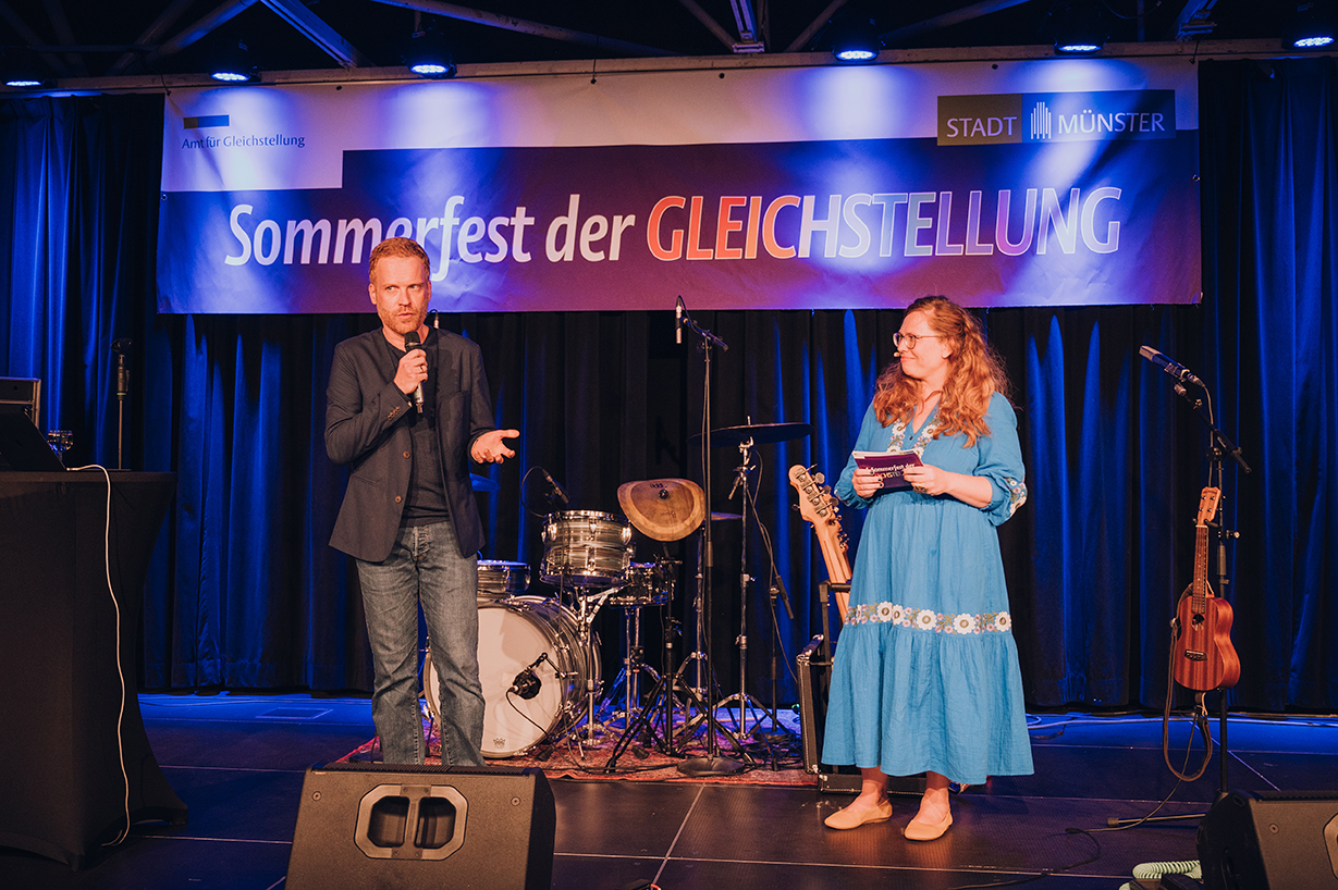 Florian Hacke im Gespräch mit Anna Nigulis