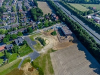 Luftbild des angebotenen Grundstücks mit Umgebung