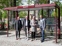 Foto Neue Buswartehallen am Domplatz I