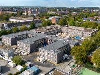 Luftbild  mit dem Haupthaus und Mensa im Hintergrund