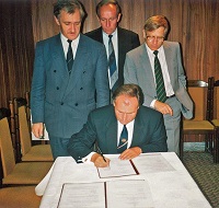 Partnership deed signing in Lublin in August 1991
