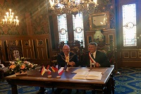 Mayors renew the partnership oath in Orléans
