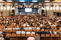 Blick in den großen Saal der Stadthalle Hiltrup Richtung Bühne