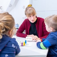 Mitarbeiterin mit 2 Kindern