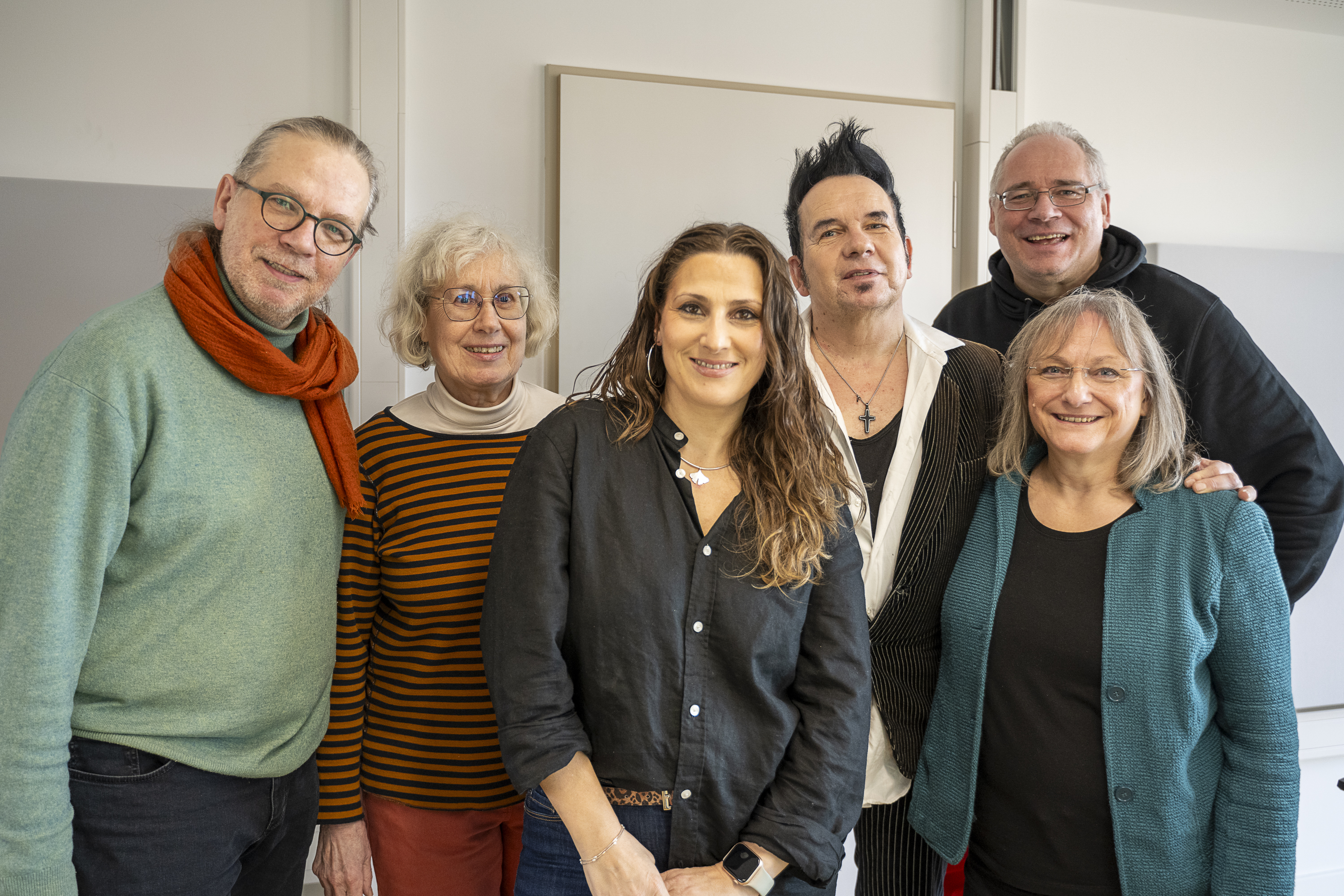 Georg Schaaf, Amina Diel, Niki Dilka, Andreas Stitz, Susanne Kothe und Peter Sauer beim Promi-Interview für die Radioshow „Münster Inside“. Adam Riese und Michael Kickum sind im Vorgespräch vor ihrem Interview und nicht im Bild.