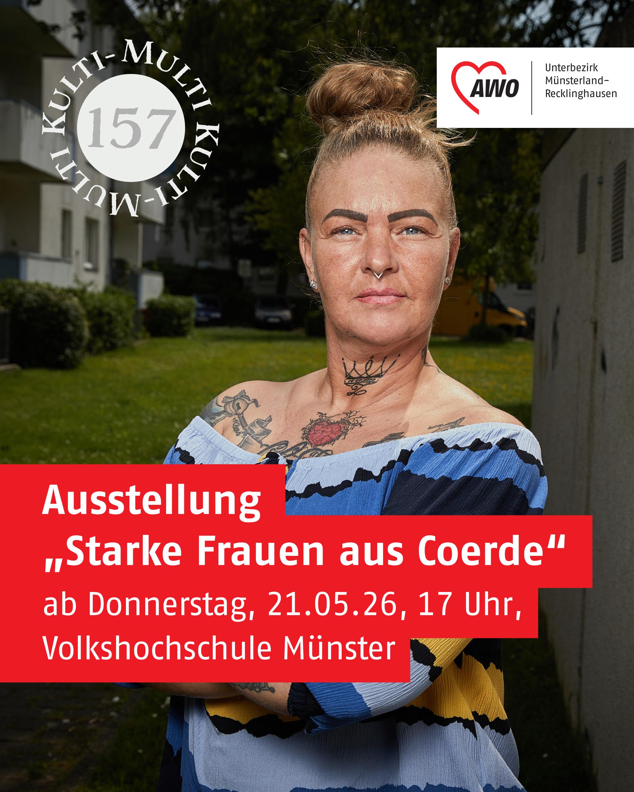 Plakatmotiv mit blonder tätowierter Frau