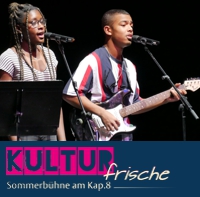 Zwei junge Musiker aus dem Projekt Kinderhaus rockt