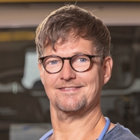 Portraitfoto von Dr. Lüder Warnken