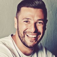 Portraitfoto von Cüneyt Akan
