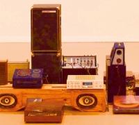 Installation mit Plattenspielern