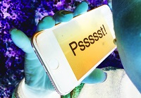 Abbildung eines Smartphone-Displays mit der Aufschrift "Pssssst"
