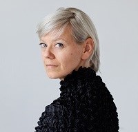 Foto zeigt die Autorin Michèle Yves Pauty.