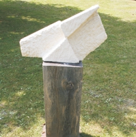 Abstrakte Sandsteinskulptur