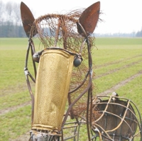 Pferd aus Metallschrott