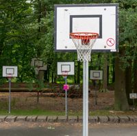 Basketballkörbe verschienender Größen