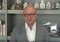 Oberbürgermeister Markus Lewe spricht ein Grußwort zur Eröffnung der Ausstellung. Porträtfoto von Markus Lewe